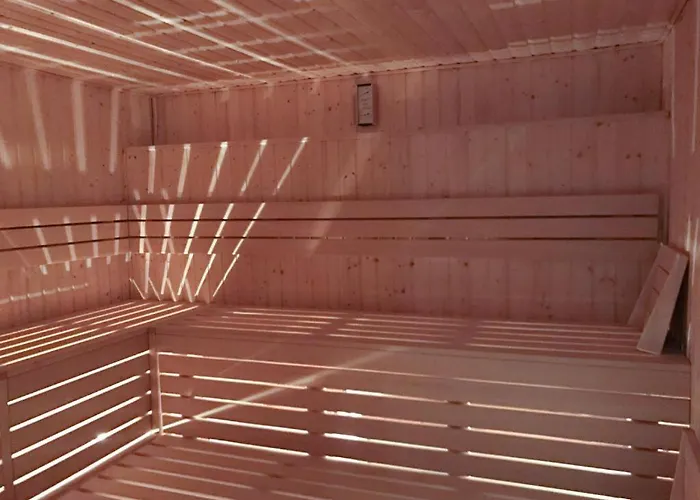 Rest In Paradise-basen Wewnetrzny,sauna,jacuzzi,silownia I Kulkoland W Cenie Sun Rise Festival Ul Poleska * Kolobrzeg